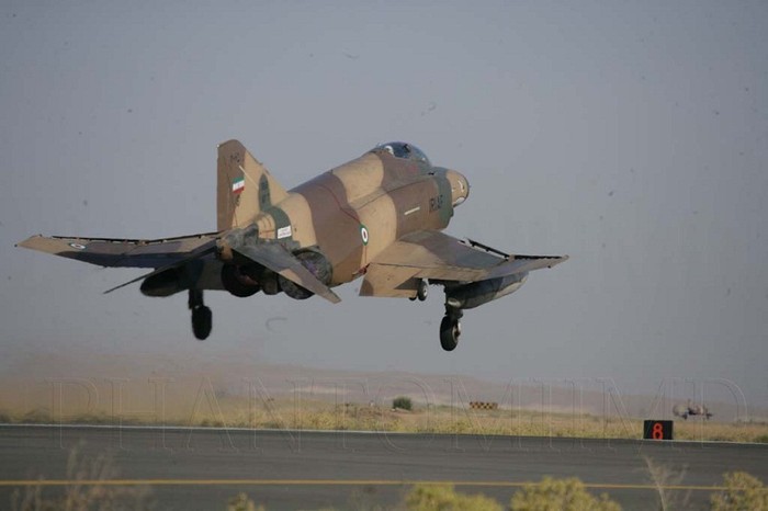 Những chiếc F-4 Iran được Không quân Cộng hòa Hồi giáo Iran sử dụng và duy trì được hoạt động nhờ việc đại tu và bảo trì bởi công nghiệp hàng không Iran.