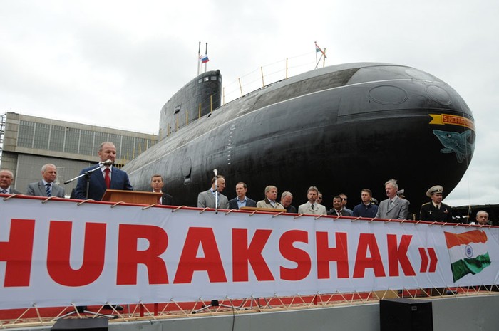 Tàu ngầm Sindhurakshak được xây dựng tại nhà máy đóng tàu Admiralty ở St Petersburg trong năm 1995-1997 (số hiệu nhà máy 01325) và là chiếc tàu ngầm 877 EKM thứ 9 được đóng cho Hải quân Ấn Độ. Hiện tại, Sindhurakshak là chiếc tàu ngầm thứ 5 thuộc Project 877 EKM hoàn tất quá trình sửa chữa và hiện đại hóa tại nhà máy đóng tàu Zvezdochka.