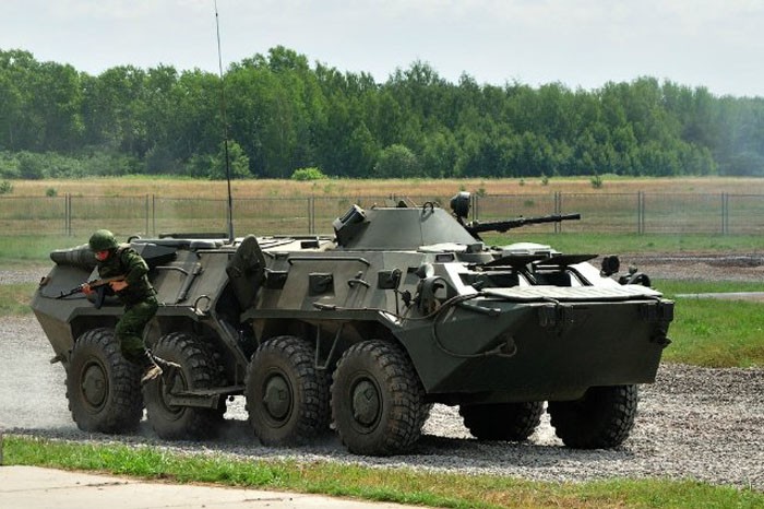 Xe bọc thép chở quân BTR-80.