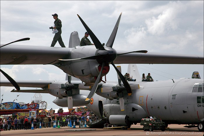 Máy bay vận tải C-130.