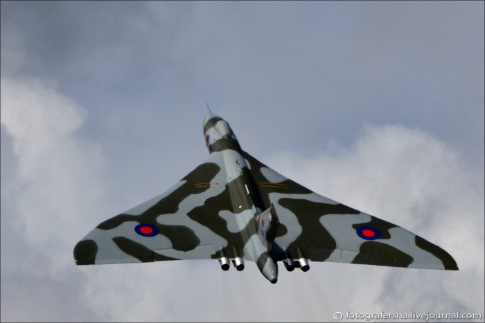 Máy bay ném bom Vulcan của Anh.