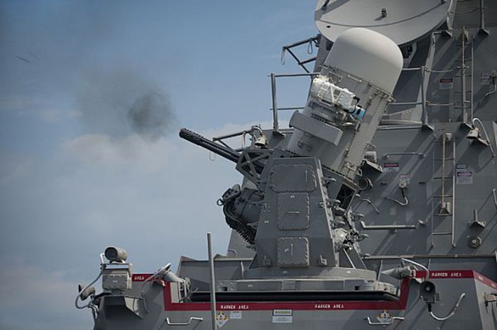 Biển Đen (18/7/2012): Hệ thống vũ khí trên tàu khu trục tên lửa dẫn đường USS Jason Dunham (DDG 109 trong cuộc tập trận Sea Breeze 2012 với Hải quân Ukraina.