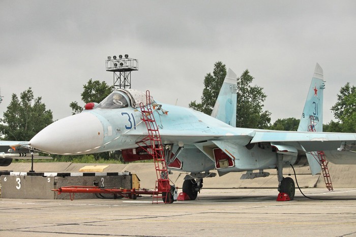 Các máy bay nâng cấp Su-27SM đã được Không quân Nga chuyển giao cho Trung đoàn Tiêm kích 22 trong giai đoạn 2007 – 2009.