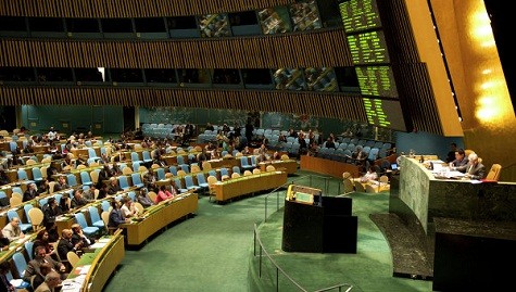 Liên Hợp Quốc thông qua nghị quyết gây tranh cãi về Syria.