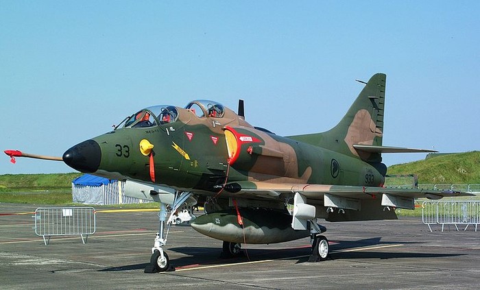 Máy bay TA-4SU Skyhawk của Không quân Singapore tại căn cứ Cazaux, miền nam nước Pháp.