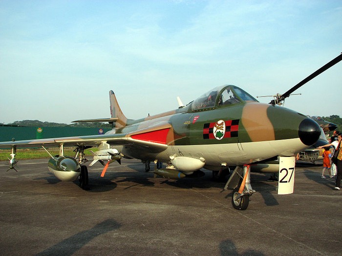 Máy bay Hawker Hunter FGA.74S của Không quân Singapore.