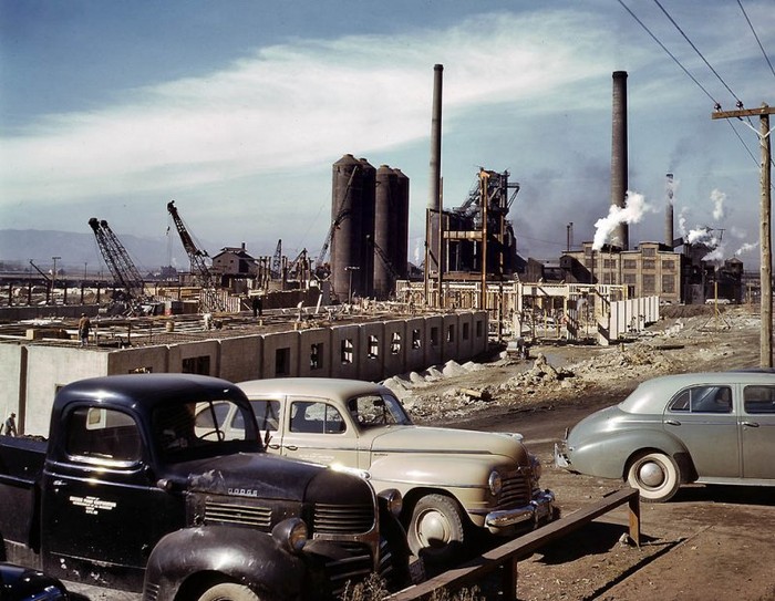 Nhà máy sản xuất thép tại Geneva, Utah, 1942.