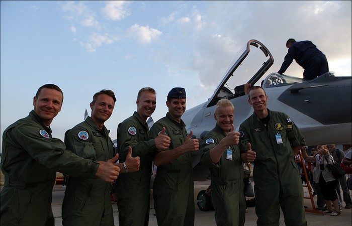 Các phi công của Không quân Phần Lan tham gia bay trình diễn tại lễ kỷ niệm.