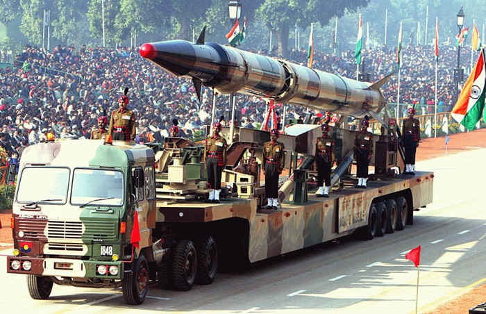 Tên lửa Agni-II, có khả năng mang đầu đạn hạt nhân, tầm bắn lên đến 2.000 km.