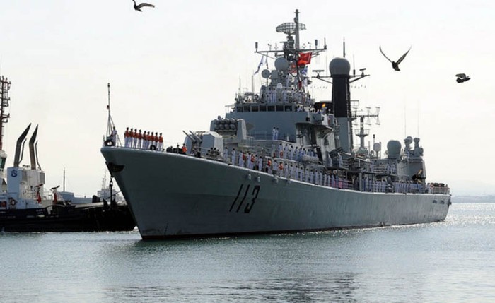 Thanh Đảo (số hiệu 113) là một trong hai khu trục hạm thuộc dự án Type 052, được xây dựng tại nhà máy đóng tàu ở Thượng Hải và gia nhập Hải quân Trung Hoa năm 1996.