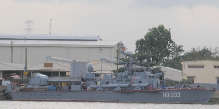 Tuần tra hạm Turya trang bị 2 pháo AK-725 57 mm, 2 pháo 25 mm và 4 ống phóng ngư lôi cải tiến 533 mm.