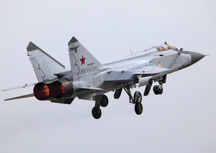 Tiêm kích đánh chặn MiG-31.