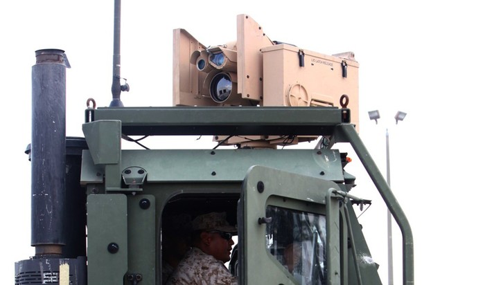 Hệ thống vũ khí mới GPACS được Thủy quân lục chiến Mỹ thử nghiệm tại Afghanistan. Hệ thống mới này có khả năng cung cấp thông tin liên lạc giữa các pháo thủ, điều khiển hỏa lực tốt hơn so với các hệ thống điều khiển thông thường.
