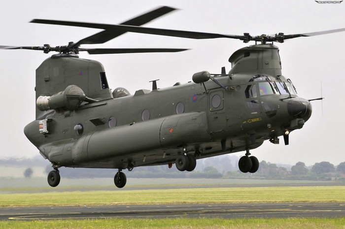 Hiện nay, công ty Boeing đang đầu tư khoảng130 triệu đô la để nâng cấp dây chuyền sản xuất trực thăng Chinook gần Philadelphia với biến thể mới nhất của trực thăng này đó là CH-47F. (trong hình là trực thăng Chinook trong biên chế của quân đội Anh)