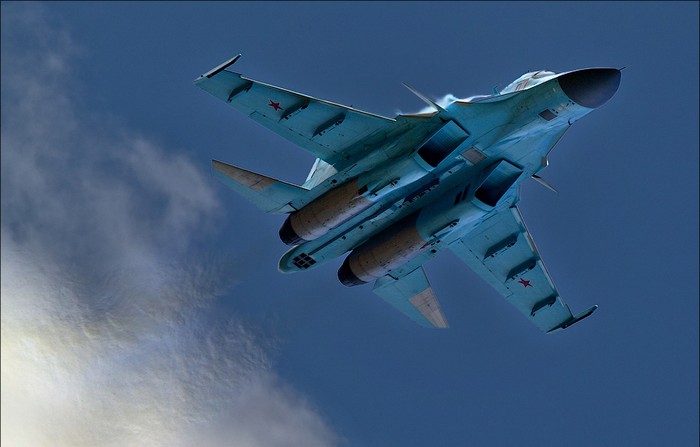 Cựu tư lệnh không quân Nga, tướng Vladimir Mikhailov vào ngày 6 tháng 3 năm 2007 cho biết rằng khoảng chừng 200 chiếc Su-34 sẽ đưa vào phục vụ đến năm 2020. 2 chiếc đã được trao cho không quân vào 4 tháng 1 năm 2007, và hơn 6 chiếc nữa sẽ được giao trong các năm tiếp theo.