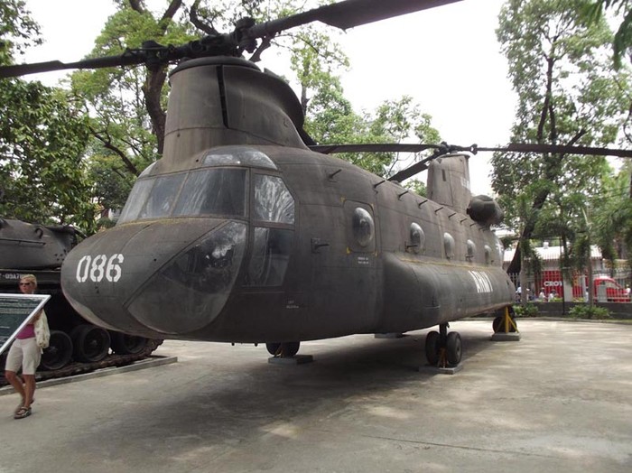 Trực thăng Chinook tại Bảo tàng chứng tích chiến tranh Việt Nam.