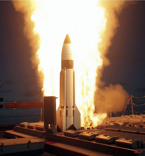 Tên lửa SM-3 của hệ thống phòng thủ tên lửa Aegis được phóng đi từ tuần dương hạm của Hải quân Mỹ USS Lake Erie tại quần đảo Hawaii.