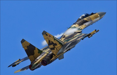 Su-35 trình diễn kỷ niệm 100 năm Không quân Nga.