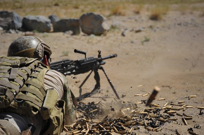 Huấn luyện bắn tại tỉnh Parwan, Afghanistan.
