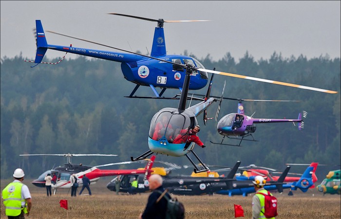 Giải vô địch trực thăng thế giới lần thứ 14 diễn ra từ ngày 22 đến ngày 26 tháng 8 năm 2012 với sự tham gia của các đội bay đến từ 11 quốc gia trên thế giới bao gồm Áo, Belarus, Bỉ, Anh, Đức, Trung Quốc, Ba Lan, Ukraine, Pháp, Thụy Sĩ và Nga.