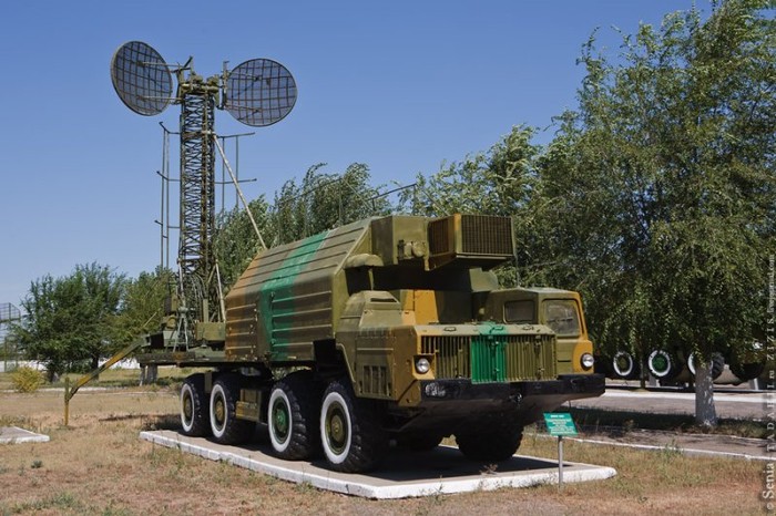 Xe chở radar của hệ thống tên lửa RSD-10 Pioneer.