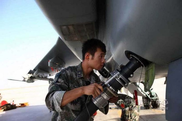 Trung Quốc (11/9): Lực lượng Không quân thuộc Quân Khu Quảng Châu Trung Quốc tập trận.