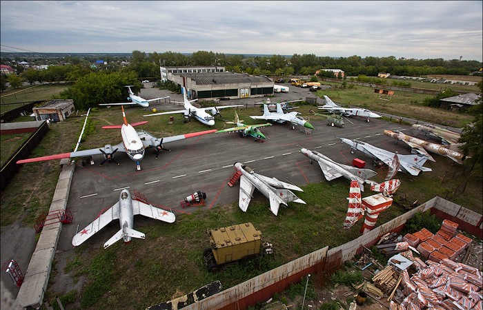 Bảo tàng được thành lập năm 1985, hiện đang lưu giữ 13 loại máy bay chiến đấu bao gồm tiêm kích, oanh tạc cơ, vận tải cơ và duy nhất một máy bay trực thăng.