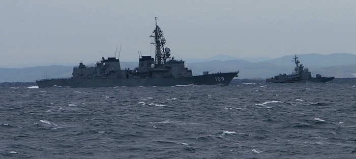 Khu trục hạm Ariake của Nhật.