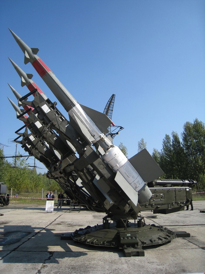 Hệ thống tên lửa phòng không S-125-2D (Pechora-2D).