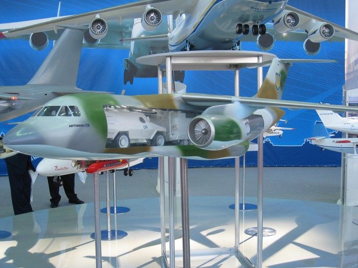 Mô hình vận tải cơ quân sự An-178.