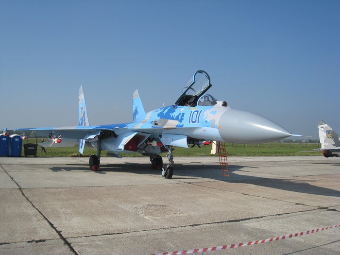 Chiến đấu cơ Su-27 không quân của Ukraine.