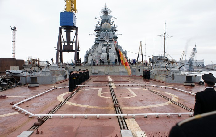 Lớp tàu tuần dương Kirov được phát triển từ năm 1974. Năm 1980, chiếc thứ nhất được đưa vào hoạt động. Dự án phát triển lớp tàu tuần dương Kirov bị kết thúc vào năm 1998, chủ yếu do vấn đề ngân sách.