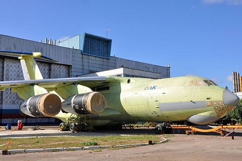 Siêu vận tải cơ Il-476.