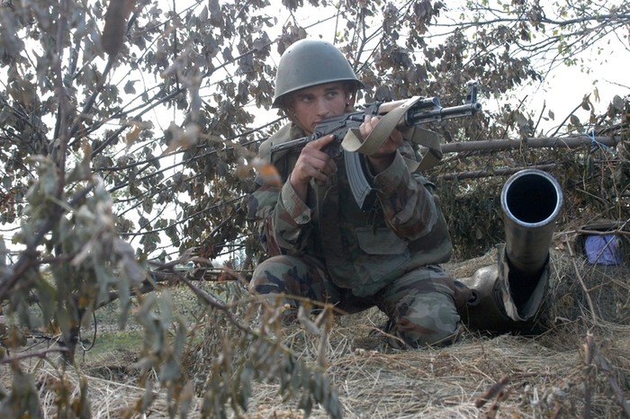 Hình ảnh tại cuộc tập trận CETATEA 2012. Từ ngày 1 đến 5/10/2012 vừa qua, hơn 500 quân nhân cùng các trang thiết bị vũ khí - khí tài của quân đội Moldova đã tham gia vào một cuộc tập trận bắn đạn thật mang tên “CETATEA 2012”. Địa điểm của cuộc diễn tập là bãi huấn luyện Bulboaca.