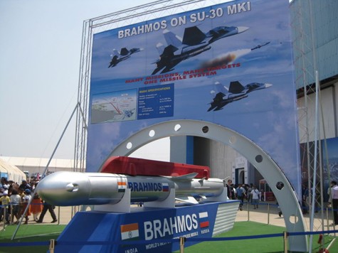 BrashMos A - biến thể phóng từ máy bay tại một triển lãm hàng không năm 2009.