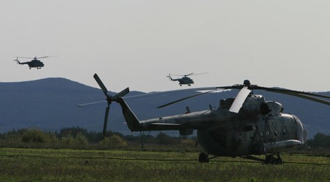 Trực thăng Mi-8 tham gia cuộc diễn tập.