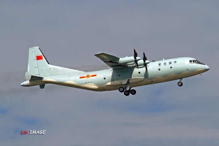 Vận tải cơ Y-9 là một biến thể của máy bay vận tải quân sự Y-8F-200 (được cho là bản sao của An-12) đã được phát triển bởi Công ty chế tạo hàng không Shaanxi Aircraft Company ở Hán Trung (tỉnh Thiểm Tây) với sự hỗ trợ của Doanh nghiệp nhà nước Antonov.