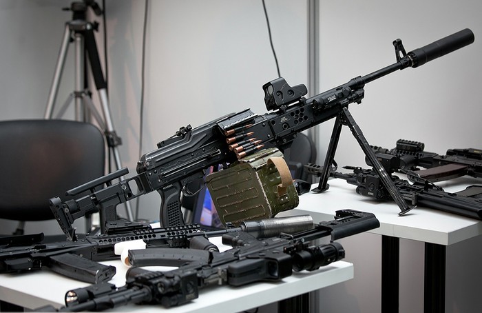 Các sản phẩm được trưng bày tại triển lãm quốc tế ARMS & Hunting 2012.