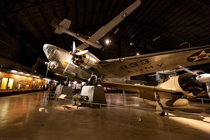 Douglas B-18 Bolo tại bảo tàng không quân Mỹ ở Dayton.