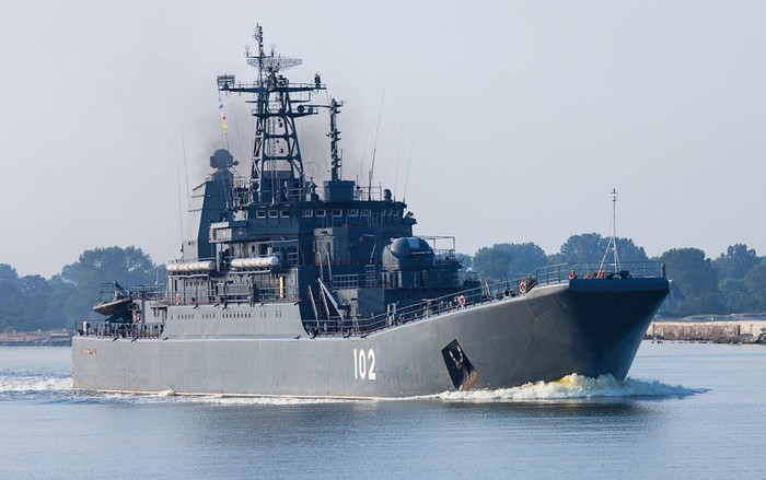 Tàu đổ bộ BDK-58 Kaliningrad project 775 thuộc Lữ đoàn tàu đổ bộ 71.