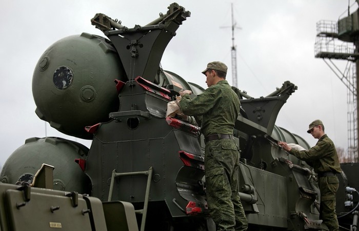 Huấn luyện sẵn sàng chiến đấu tại một đơn vị tên lửa S-400 của quân đội Nga.