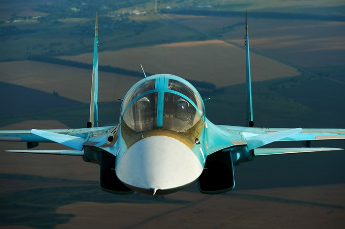 Su-34 có cái mũi khá đặc biệt, không giống như những chiếc máy bay Su-27 thông thường. Cái mũi của Su-34 có biệt danh là Platypus - thú mỏ vịt.