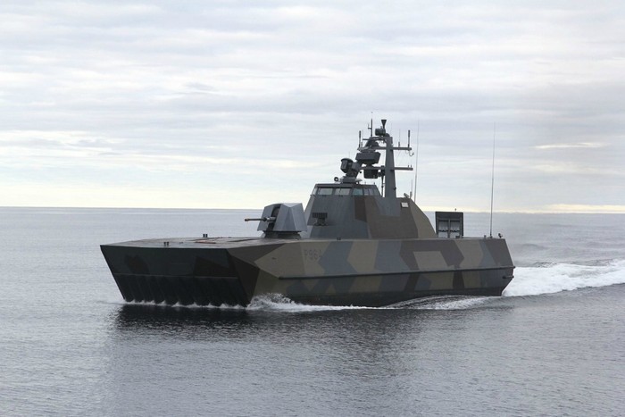 Được áp dụng công nghệ khí động học, vật liệu chế tạo thân tàu bằng composite và lớp phủ cho phép giảm phản xạ sóng radar, tàu cao tốc mang tên lửa lớp Skjold có thể đạt tốc độ tối đa tới 60 hải lý và tầm hoạt động đạt gần 1.300 km.