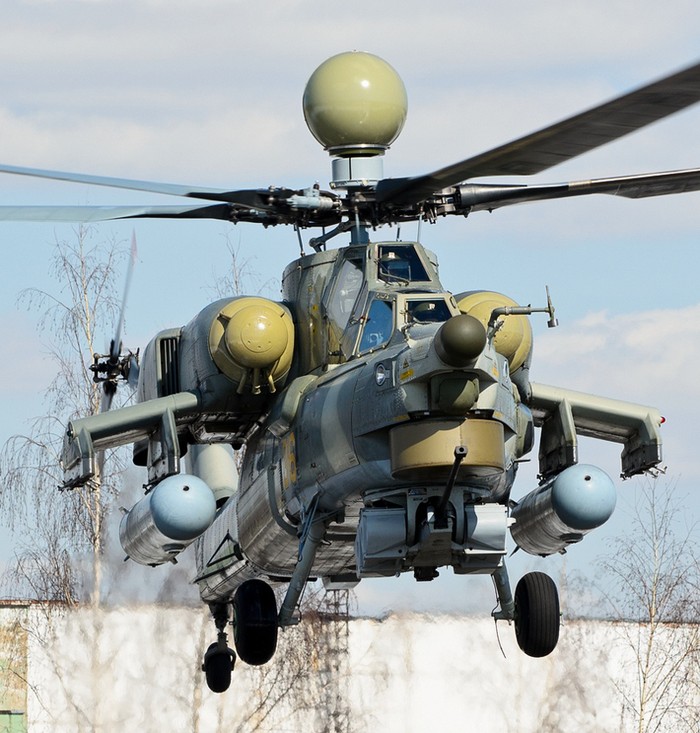 Mi-28N có nhiều nét tương đồng với trực thăng tấn công Mi-24. Trực thăng Mi-28N đã được giao hàng cho quân đội Nga, cùng Ka-50/Ka-52 đã đi vào sử dụng. Mười chiếc đã được mua trong năm 2006, và cho tới năm 2015 tổng cộng sẽ có 67 chiếc được mua.