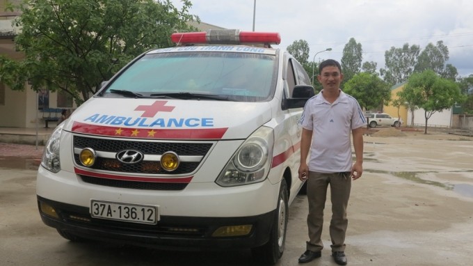 Tài xế Nguyễn Cảnh Toàn, người lái chiếc xe cứu thương mang BKS 37A - 136.12 bức xúc vì hành vi thất đức của bảo vệ Bệnh viện Nhi Trung ương. Ảnh Phapluatplus