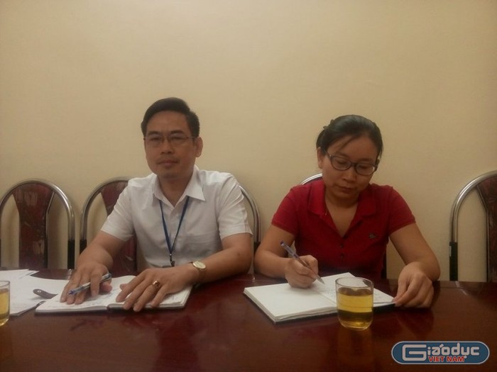 Ông Nguyễn Ngọc Phương, Phó chủ tịch UBND phường Trung Tự đang trao đổi vụ việc với phóng viên (Ảnh MC)