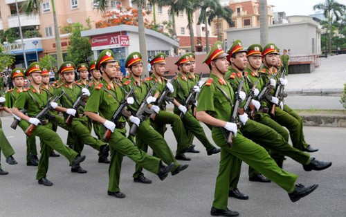 Hình ảnh đẹp của người chiến sỹ công an trong mọt buổi diễu binh của công an Hà Nội. Ảnh Minh họa từ zing.vn