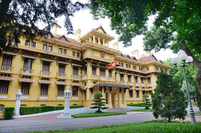 Trụ sở Bộ Ngoại giao Việt Nam là đơn vị giải quyết các vấn đề của công dân người Việt Nam sinh sống ở nước ngoài.
