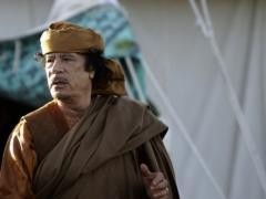 Khi còn trăng mật, Gadhafi đã được Pháp trang bị rất kỹ lưỡng để bảo vệ chế độ và giám sát các lực lượng nổi dậy