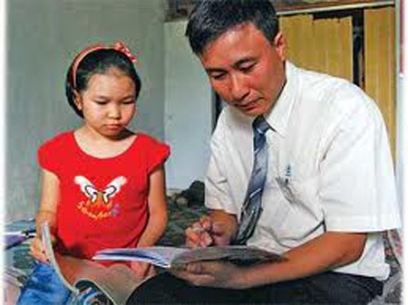  Bé 11 tuổi nhận học bổng 2 tỷ: Gia đình xin về Lâm Đồng học ảnh 1